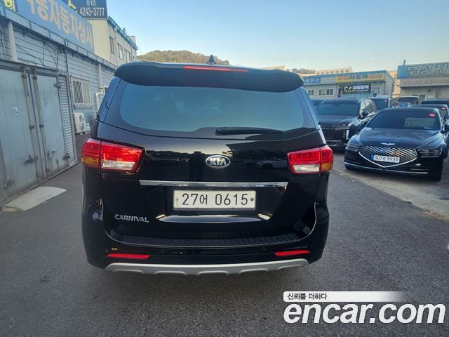 Kia Carnival 9-seater Noblesse — пробег 89 563 км — фото 3 из 5