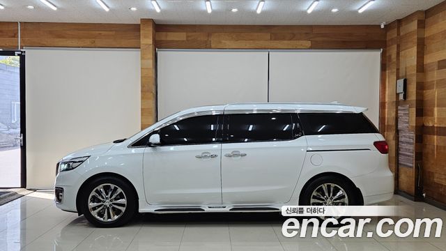 Kia Carnival 9-seater Noblesse — пробег 215 710 км — фото 5 из 5