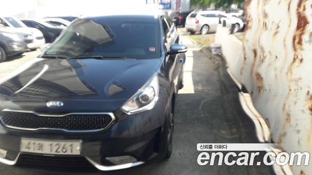 Kia Niro Prestige — пробег 98 081 км — фото 2 из 5