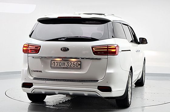 Kia Carnival 9-Seater Noblesse Special — пробег 114 128 км — фото 4 из 5