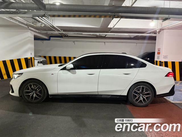 BMW 5-Series 520i M Sport — пробег 27 000 км — фото 3 из 5