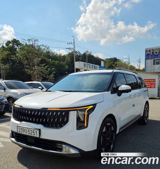 Kia Carnival Diesel 9-Seater Signature — пробег 22 984 км — фото 1 из 5
