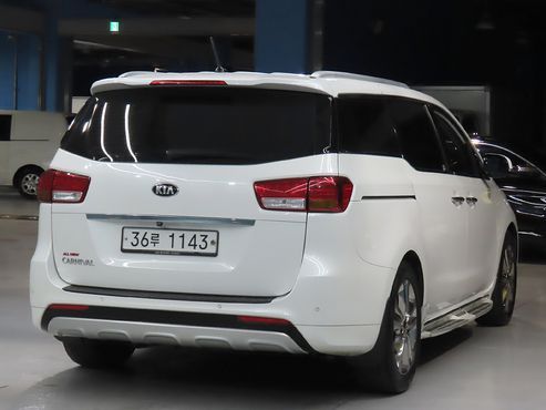 Kia Carnival 9-seater Prestige — пробег 177 337 км — фото 4 из 5