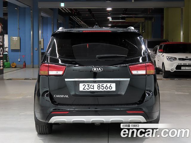 Kia Carnival 9-seater Prestige — пробег 203 925 км — фото 3 из 5