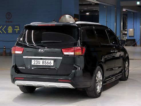 Kia Carnival 9-seater Prestige — пробег 203 925 км — фото 4 из 5