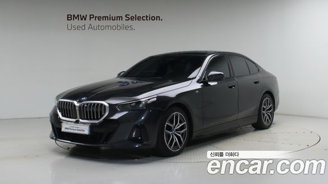BMW i5 eDrive 40 M Sport — пробег 55 806 км — фото 1 из 5