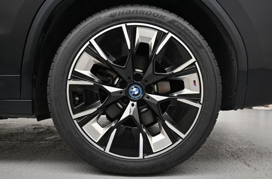 BMW iX3 M Sports — пробег 59 321 км — фото 5 из 5