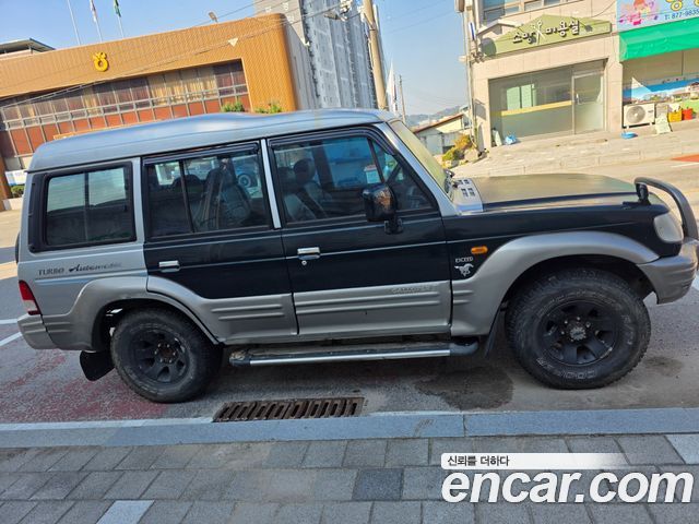 Hyundai Galloper 9-Seater V6 LPG — пробег 175 000 км — фото 2 из 5