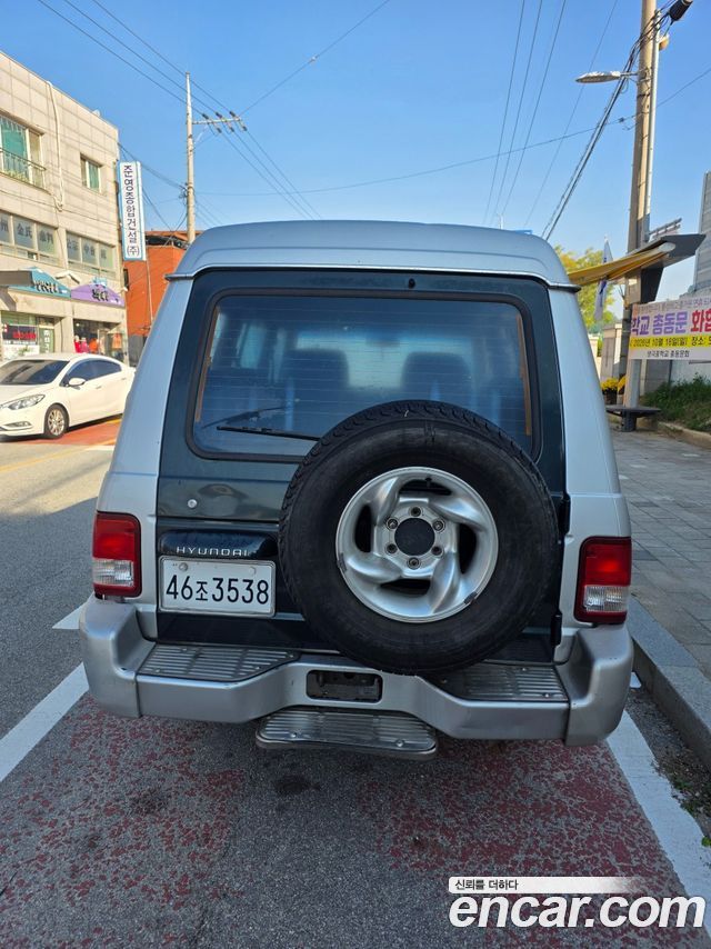 Hyundai Galloper 9-Seater V6 LPG — пробег 175 000 км — фото 3 из 5