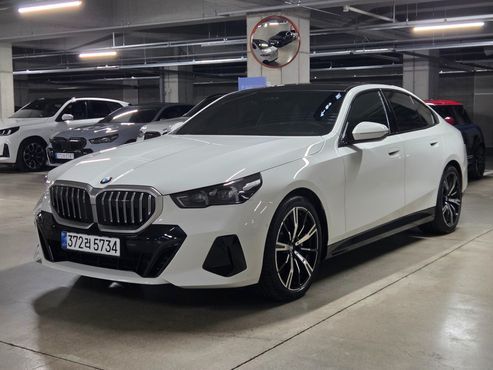 BMW 5-Series 530i xDrive M Sport — пробег 4 280 км — фото 1 из 5