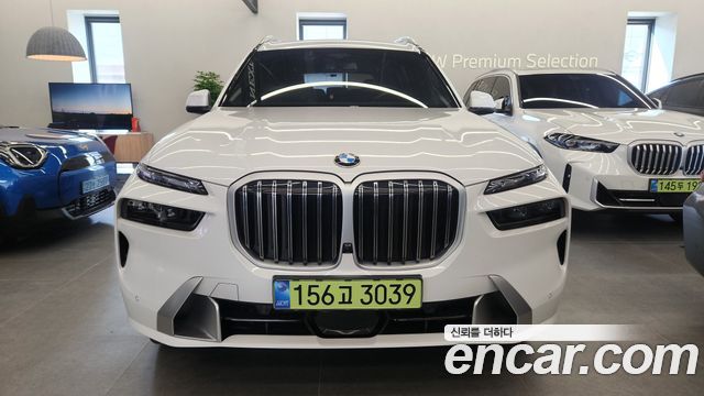BMW X7 xDrive 40i Design Pure Excellence 7-Seater — пробег 7 041 км — фото 3 из 5