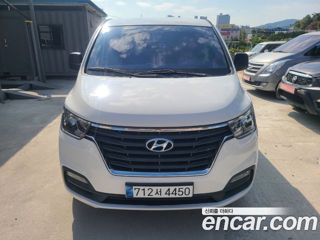 Hyundai Starex 4WD Wagon 12-Seater Smart — пробег 132 779 км — фото 1 из 5