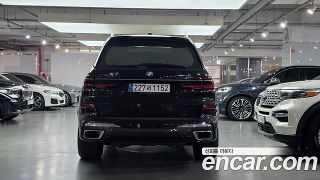 BMW X7 xDrive 40i M Sport 6STR — пробег 11 200 км — фото 3 из 5