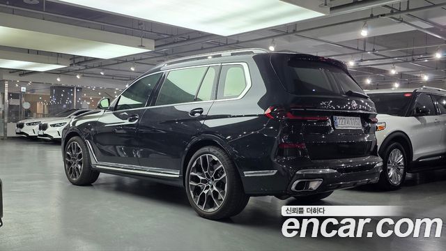BMW X7 xDrive 40i M Sport 6STR — пробег 11 200 км — фото 4 из 5