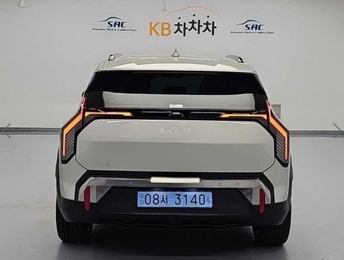 Kia EV3 Standard 2WD Earth — пробег 24 966 км — фото 3 из 5