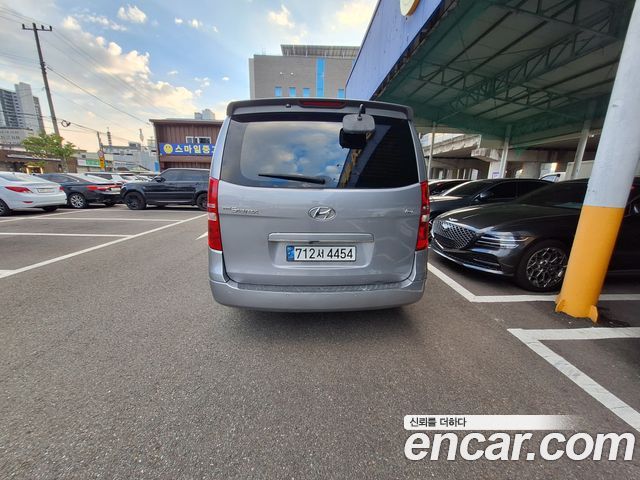 Hyundai Starex 11-Seater Wagon Modern — пробег 200 000 км — фото 2 из 5
