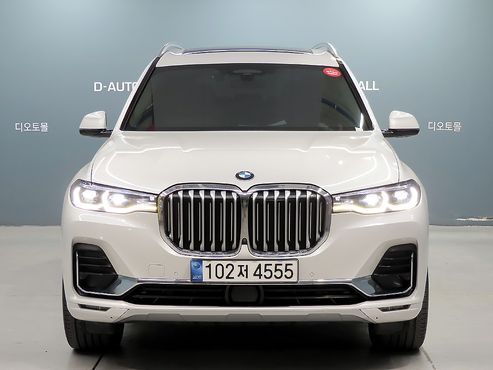 BMW X7 xDrive 40i Design Pure Excellence 7-Seater — пробег 92 600 км — фото 2 из 5