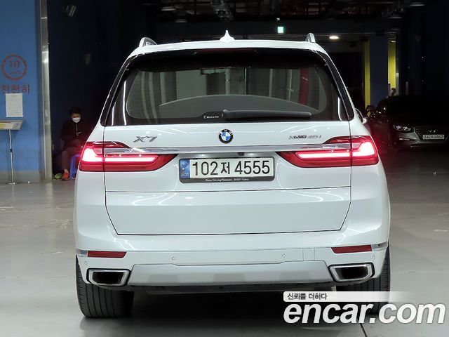 BMW X7 xDrive 40i Design Pure Excellence 7-Seater — пробег 92 600 км — фото 3 из 5