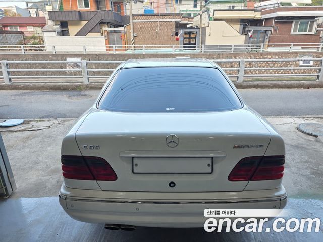 Mercedes-Benz E-Class E55 AMG — пробег 132 500 км — фото 4 из 5