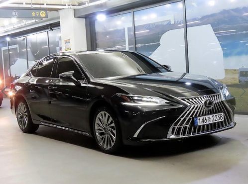 Lexus ES Executive — пробег 28 633 км — фото 1 из 5