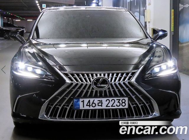 Lexus ES Executive — пробег 28 633 км — фото 2 из 5