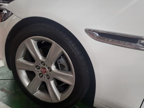 Jaguar XE 20d Portfolio — пробег 138 500 км — фото 3 из 5
