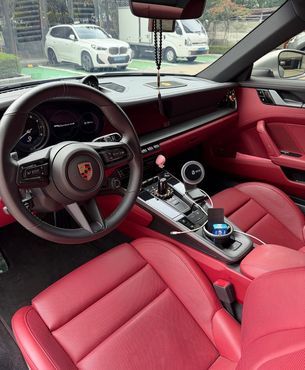 Porsche 911 Carrera 4S — пробег 14 100 км — фото 3 из 5