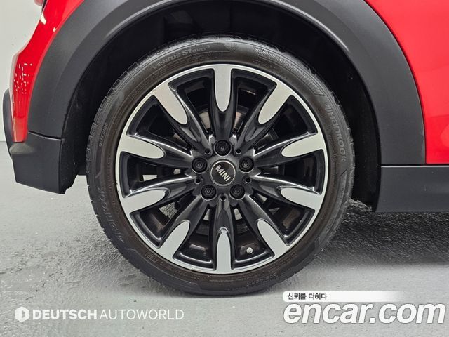 Mini Cooper Classic Third Generation — пробег 99 182 км — фото 5 из 5