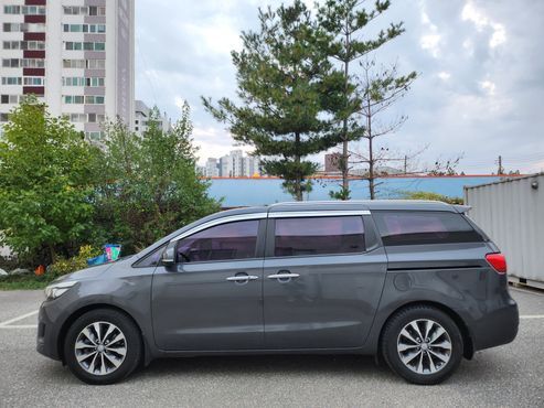 Kia Carnival 9-seater Prestige — пробег 150 000 км — фото 5 из 5