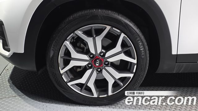 Kia Seltos из Кореи Encar