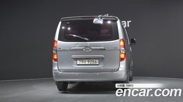 Hyundai Starex 12-Seater Wagon CVX Luxury — пробег 218 639 км — фото 4 из 5