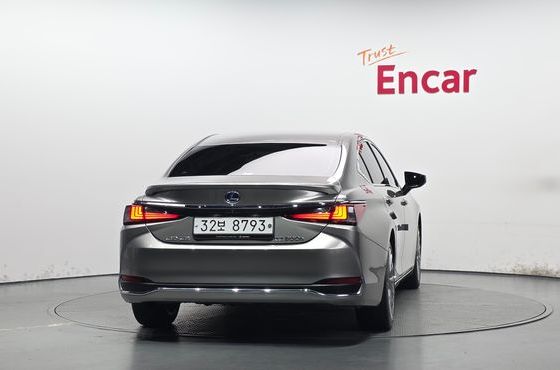 Lexus ES Luxury Plus — пробег 153 535 км — фото 4 из 5