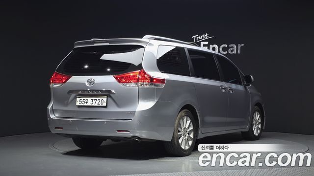 Toyota Sienna 3.5 — пробег 176 901 км — фото 2 из 5