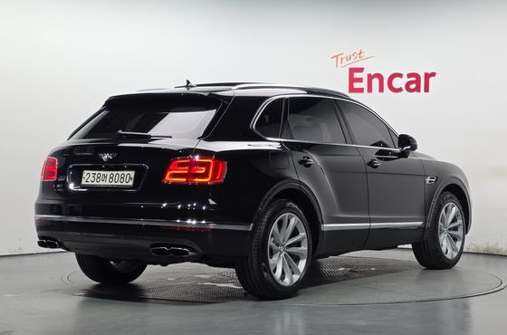 Bentley Bentayga 4.0 V8 — пробег 90 536 км — фото 2 из 5