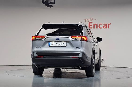 Toyota RAV4 2.5 2WD Hybrid XLE — пробег 27 594 км — фото 4 из 5