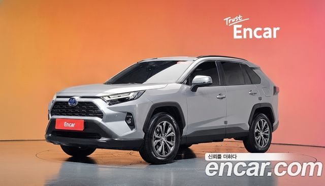Toyota RAV4 2.5 2WD Hybrid XLE — пробег 27 594 км — фото 1 из 5