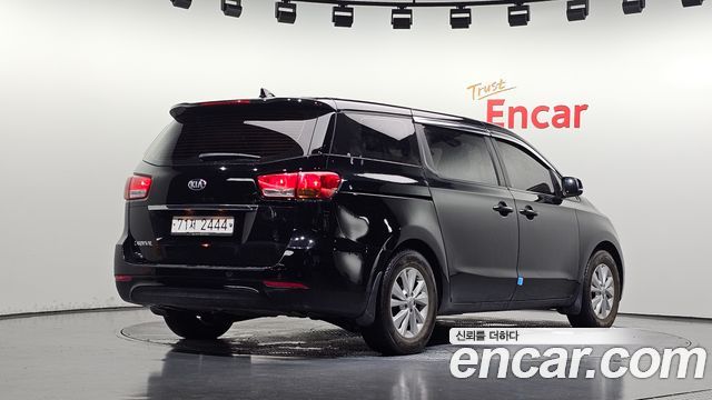 Kia Carnival 11-seater Deluxe — пробег 87 455 км — фото 2 из 5