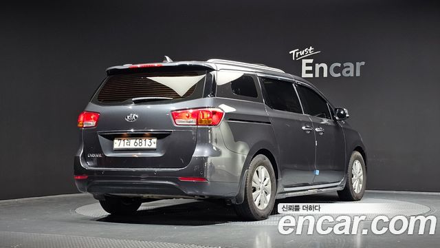 Kia Carnival 11-seater Luxury — пробег 121 008 км — фото 2 из 5