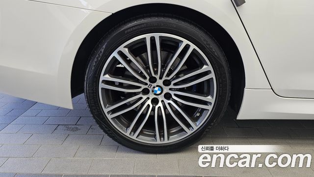 BMW 5-Series 530i xDrive M Sport Package Plus — пробег 84 434 км — фото 5 из 5