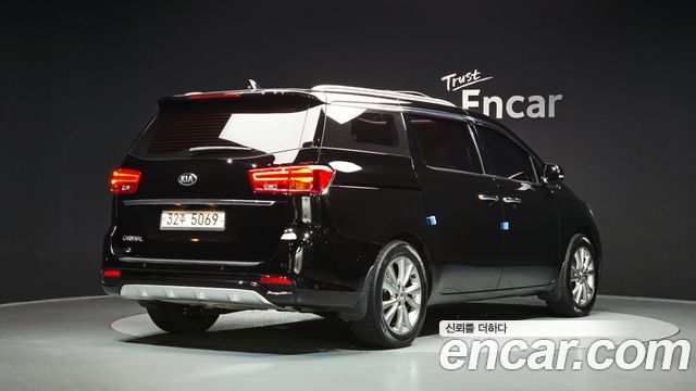 Kia Carnival из Кореи Encar