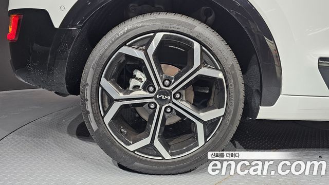 Kia Niro Signature — пробег 4 097 км — фото 5 из 5