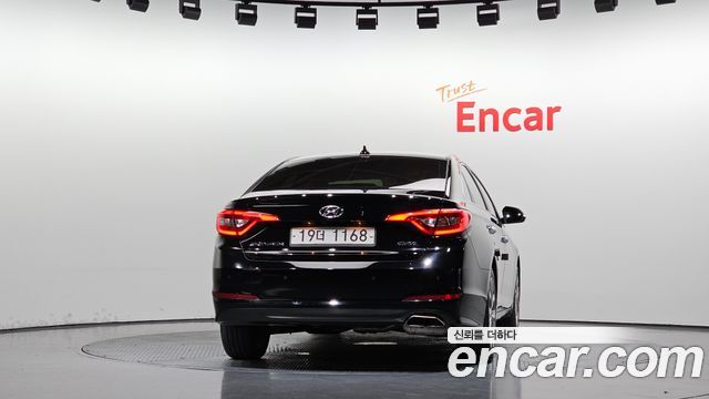 Hyundai Sonata 2.0 Premium — пробег 155 268 км — фото 4 из 5