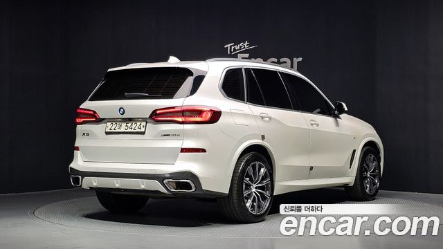 BMW X5 xDrive 30d M Sport — пробег 106 030 км — фото 2 из 5