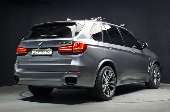 BMW X5 xDrive M50d — пробег 83 828 км — фото 2 из 5