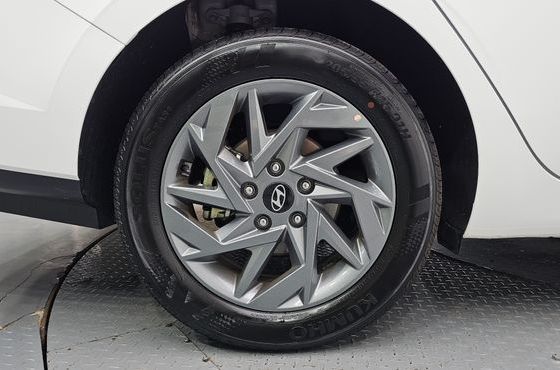 Hyundai AVANTE Modern — пробег 8 950 км — фото 5 из 5
