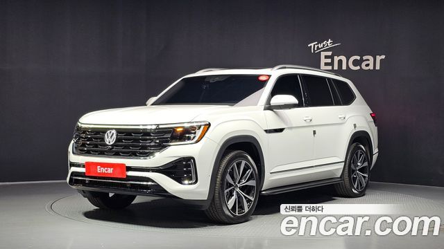 Volkswagen Atlas 2.0 TSI R-LINE 7-Seater — пробег 10 366 км — фото 1 из 5