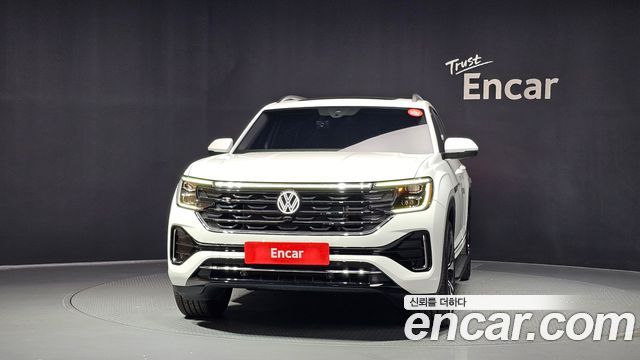 Volkswagen Atlas 2.0 TSI R-LINE 7-Seater — пробег 10 366 км — фото 3 из 5