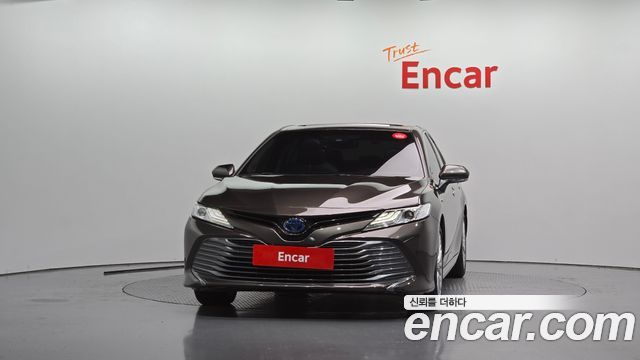 Toyota Camry 2.5 XLE Hybrid — пробег 97 888 км — фото 3 из 5