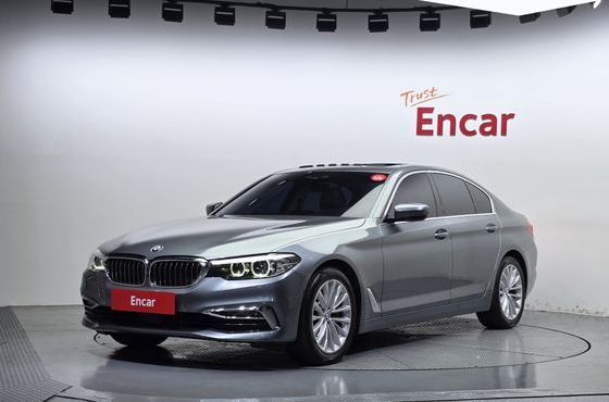 BMW 5-Series 530i Luxury Plus — пробег 101 530 км — фото 1 из 5