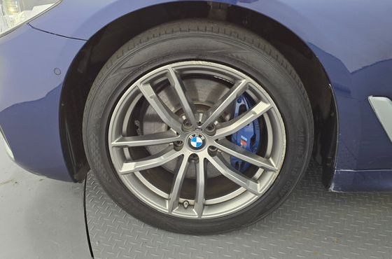 BMW 5-Series 530i xDrive M Sport Package Plus — пробег 188 234 км — фото 5 из 5